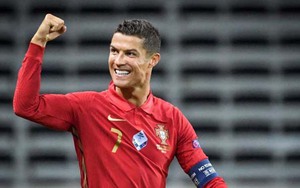 Vừa đến MU, Ronaldo đã gửi thông điệp cho các đồng đội mới