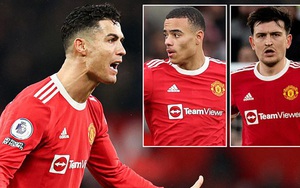 MU: Ronaldo không hài lòng với 2 đồng đội ở Old Trafford