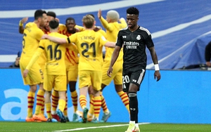 CĐV Real xấu hổ, gọi Bernabeu là ‘sân tập’ sau khi thua muối mặt Barca