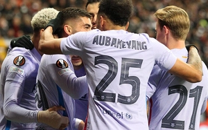 Tứ kết Europa League lượt đi: Torres giúp Barca thoát thua trên đất Đức