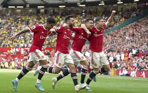 Phòng thay đồ MU phản ứng thế nào về hat-trick của Ronaldo?