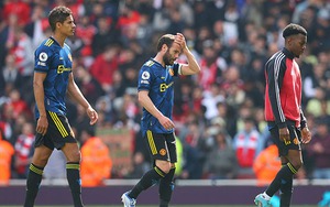 Schloes: ‘Lingard bảo tôi rằng phòng thay đồ MU giờ như thảm họa’