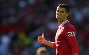 Ronaldo ở lại, MU được hay mất?