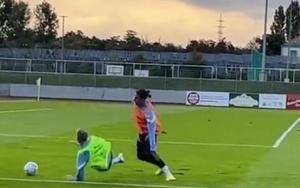 Xem pha dứt điểm tệ... không tưởng khiến Darwin Nunez bị ví như ‘Andy Carroll mới’