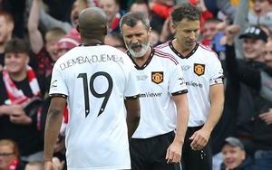 Roy Keane bị CĐV la ó khi các huyền thoại MU thua huyền thoại Liverpool
