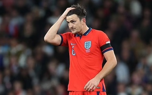 Maguire lại trở thành đề tài bàn tán sau sai lầm ở trận hòa Đức