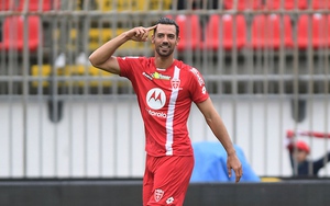 Bóng đá hôm nay 28/10: Antony bị chỉ trích vì biểu diễn kỹ thuật, sao Arsenal bị tấn công ở Milan