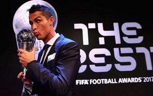 Pele: 'Ronaldo đang thay đổi lịch sử bóng đá'