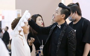 Nguyên Khang thân thiết với các thí sinh The Voice