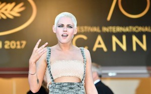 Mỹ nhân Kristen Stewart chia tay biệt danh 'bình hoa di động'
