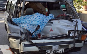 Xe ô tô chở gỗ lậu tự gây tai nạn làm phụ xe tử vong