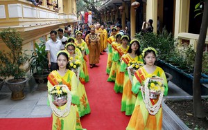 Đại Lễ Phật đản: Thả bóng, cầu hòa bình quốc thái dân an