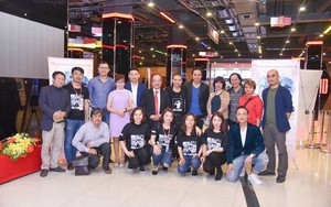 Chất platin chảy trong 'Chuyện ngày hôm qua'