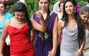 CHUYỆN LẠ: Chợ mua vợ 'gái tân' ở Bulgaria