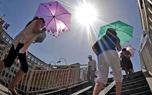 Hà Nội nắng nóng kỷ lục, dự báo ngoài trời có thể lên 45 độ C