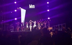 Min đáng yêu với váy xòe, áo ôm lấp lánh tại Viral Fest Asia