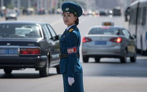 Tiêu chuẩn nữ cảnh sát giao thông Triều Tiên: Đẹp, độc thân, 26 tuổi nghỉ hưu