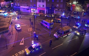 Xe tải lao vào người đi bộ trong công viên ở London gây thương vong