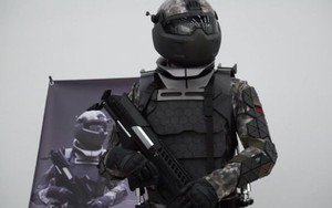 Áo giáp chiến đấu như trong phim 'Star Wars' của binh sĩ Nga