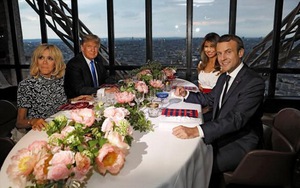 Ảnh độc: Tổng thống Trump và Macron ăn tối trên Tháp Eiffel