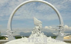 Khánh thành tượng đài chiến sỹ Gạc Ma tưởng niệm 'Những người nằm lại phía chân trời'