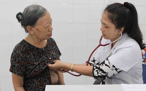 Nghệ An: Khám bệnh, cấp thuốc miễn phí cho Bà mẹ VNAH và thương bệnh binh, gia đình chính sách