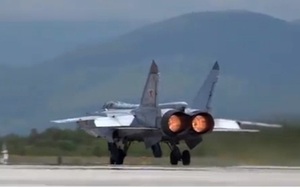 VIDEO: Chiến đấu cơ MiG-31 của Nga tiêu diệt tên lửa siêu thanh