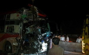 Xe khách giường nằm tông nhau, 3 người chết, nhiều người bị thương