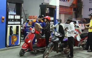 Giá xăng dầu đồng loạt tăng nhẹ hơn 300 đồng/lít