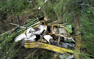 Xe khách rơi xuống hẻm núi, 25 người chết