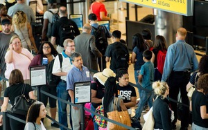 Mỹ bỏ lệnh mang máy tính xách tay trên khoang máy bay từ Trung Đông