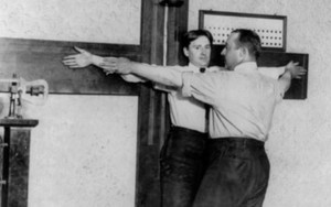 Cha đẻ phương pháp dùng số đo để nhận dạng tội phạm