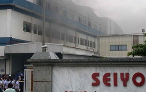 Huy động hàng trăm chiến sĩ dập tắt vụ cháy tại Khu Công nghiệp Quế Võ 1, Bắc Ninh