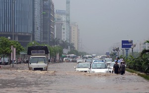 Nhiều khu đô thị mới ở Hà Nội cứ mưa là thành 'ốc đảo': Vì sao?