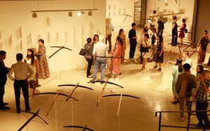 'Bán vé xem mỹ thuật nhằm tạo một thói quen công bằng'