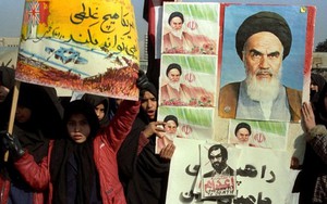 Những vần thơ của quỷ Satan, nhà văn và án tử hình