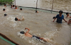 Bà bán vé số và suy ngẫm về những đám tang tập thể