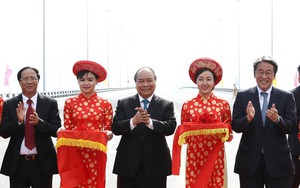 Thủ tướng Nguyễn Xuân Phúc cắt băng khánh thành cầu vượt biển dài nhất Đông Nam Á