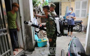 Hà Nội khống chế dịch sốt xuất huyết: 'Loạn' phun hóa chất