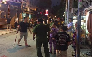 Nổ súng khống chế kẻ dùng hung khí đe dọa cảnh sát