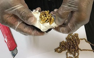 Bắt kẻ buôn lậu giấu 1kg vàng trong hậu môn tìm cách lọt qua sân bay