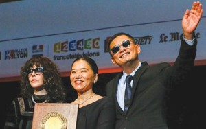 Vương Gia Vệ nhận giải Thành tựu trọn đời: 'Làm việc và làm những bộ phim mà mình muốn'