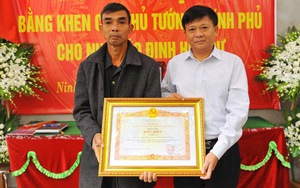 Truy tặng Bằng khen của Thủ tướng Chính phủ cho nhà báo Đinh Hữu Dư