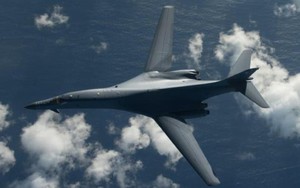 Máy bay ném bom Mỹ lượn quanh Bán đảo Triều Tiên đúng ngày Bình Nhưỡng kỷ niệm lớn