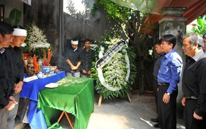 Xúc động Lễ tang phóng viên TTXVN Đinh Hữu Dư tại Ninh Bình