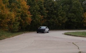 Xuất hiện siêu xe bí ẩn phục vụ Tổng thống Nga Putin ở Moskva