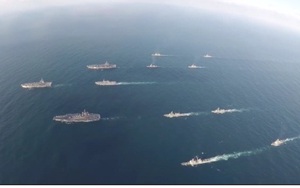 VIDEO: Cận cảnh 3 tàu sân bay Mỹ tạo thành mũi tên hướng vào Triều Tiên