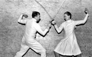 Khi đàn ông 'đọ sức' với phụ nữ