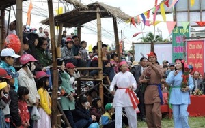 Hội đánh bài chòi - Nhìn từ một phiên chợ đặc biệt