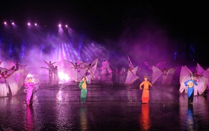 Cảm động câu chuyện người dân Chùa Thầy góp 58 căn nhà 'chống lũ'